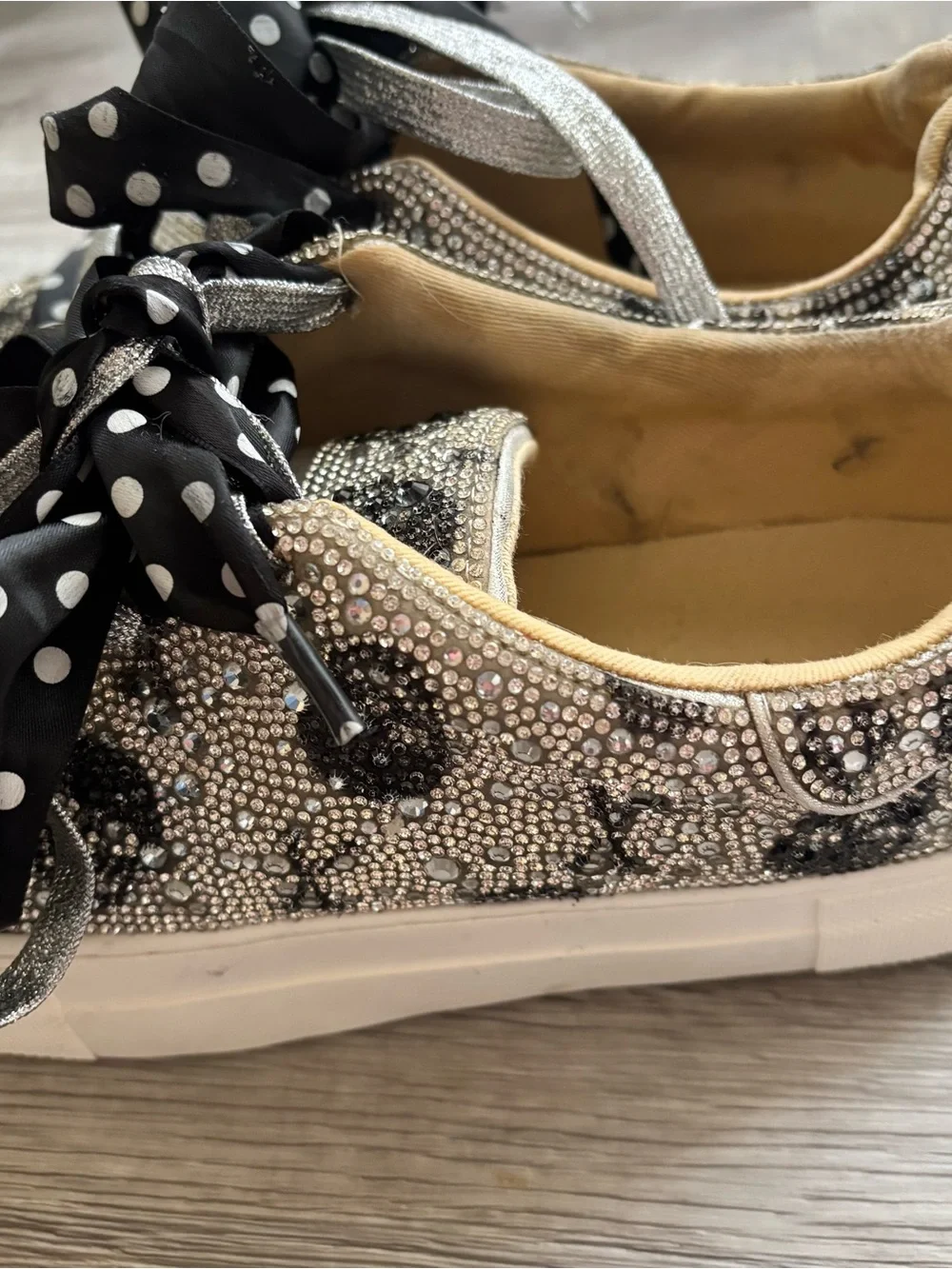 Betsy Johnson SIDNY All-Over Rhinestone SKULLS Platform Sneakers Size 8.5 - Picture 5 of 10